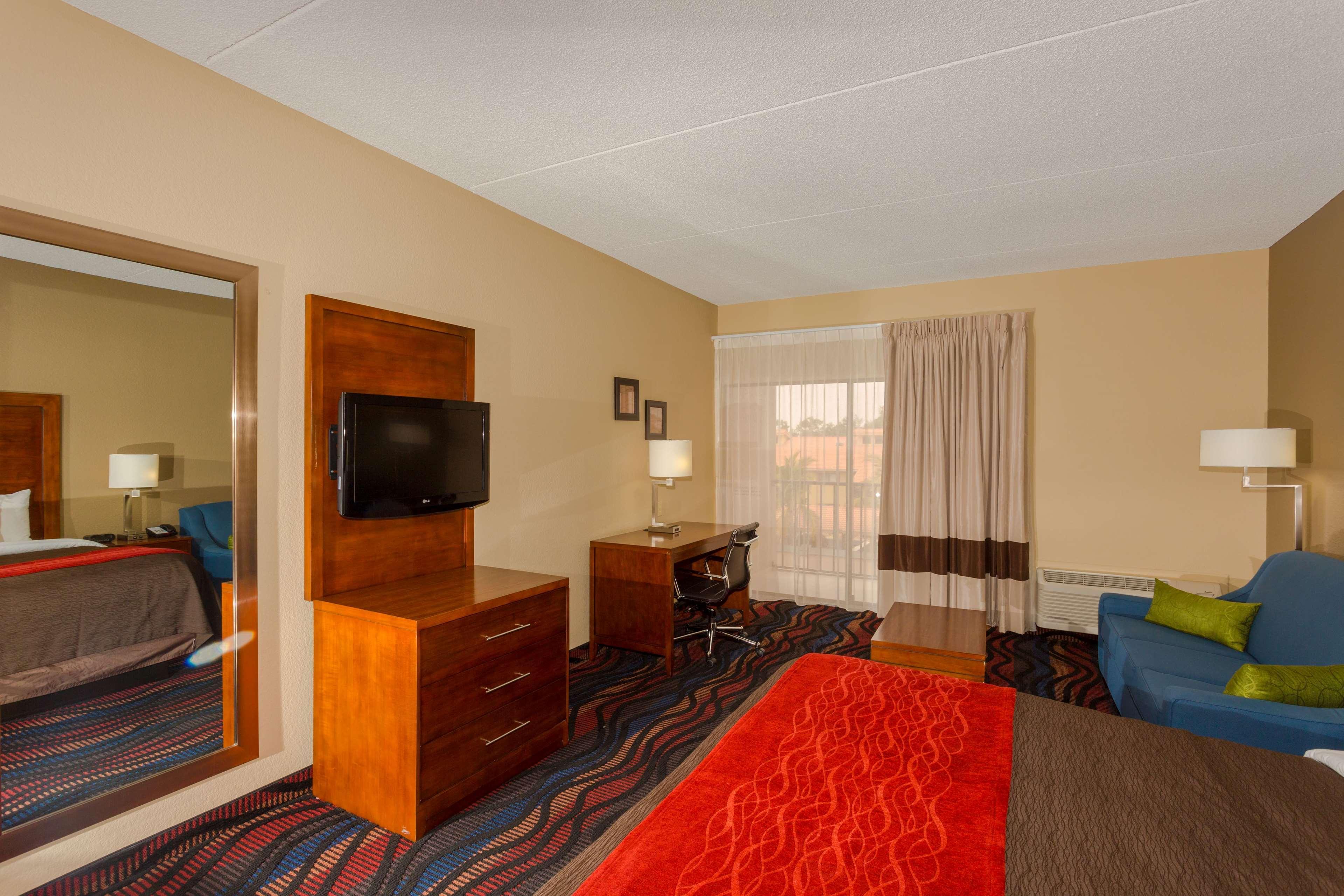 Baymont By Wyndham Bonita Springs Hotell Eksteriør bilde
